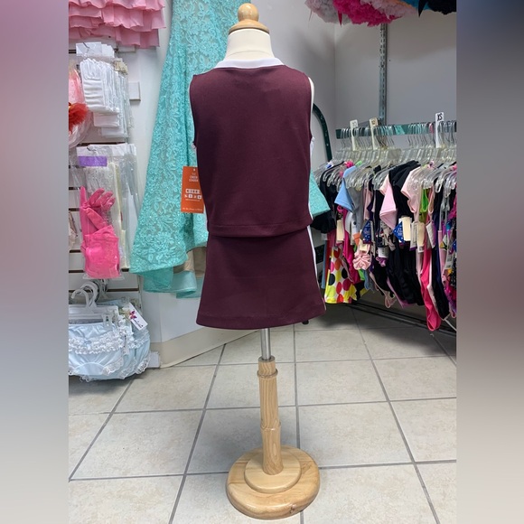 Girls Size 7 Burgundy Maroon & White Lions Logo Cheerleading Uniform Set NWT - Picture 3 of 3